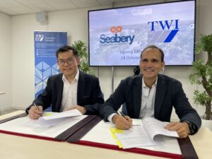 Tat-Hean Gan (TWI’s Director, Membership and Innovation,) and Antonio Claveria (Seabery’s CCO) Tat-Hean Gan (TWI’s Director, Membership and Innovation,) and Antonio Claveria (Seabery’s CCO)