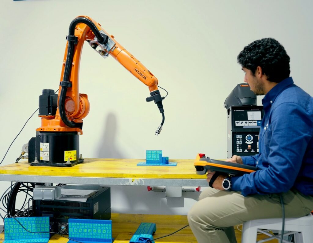 KUKA Robot with Soldamatic 5.0 KUKA Robot with Soldamatic 5.0